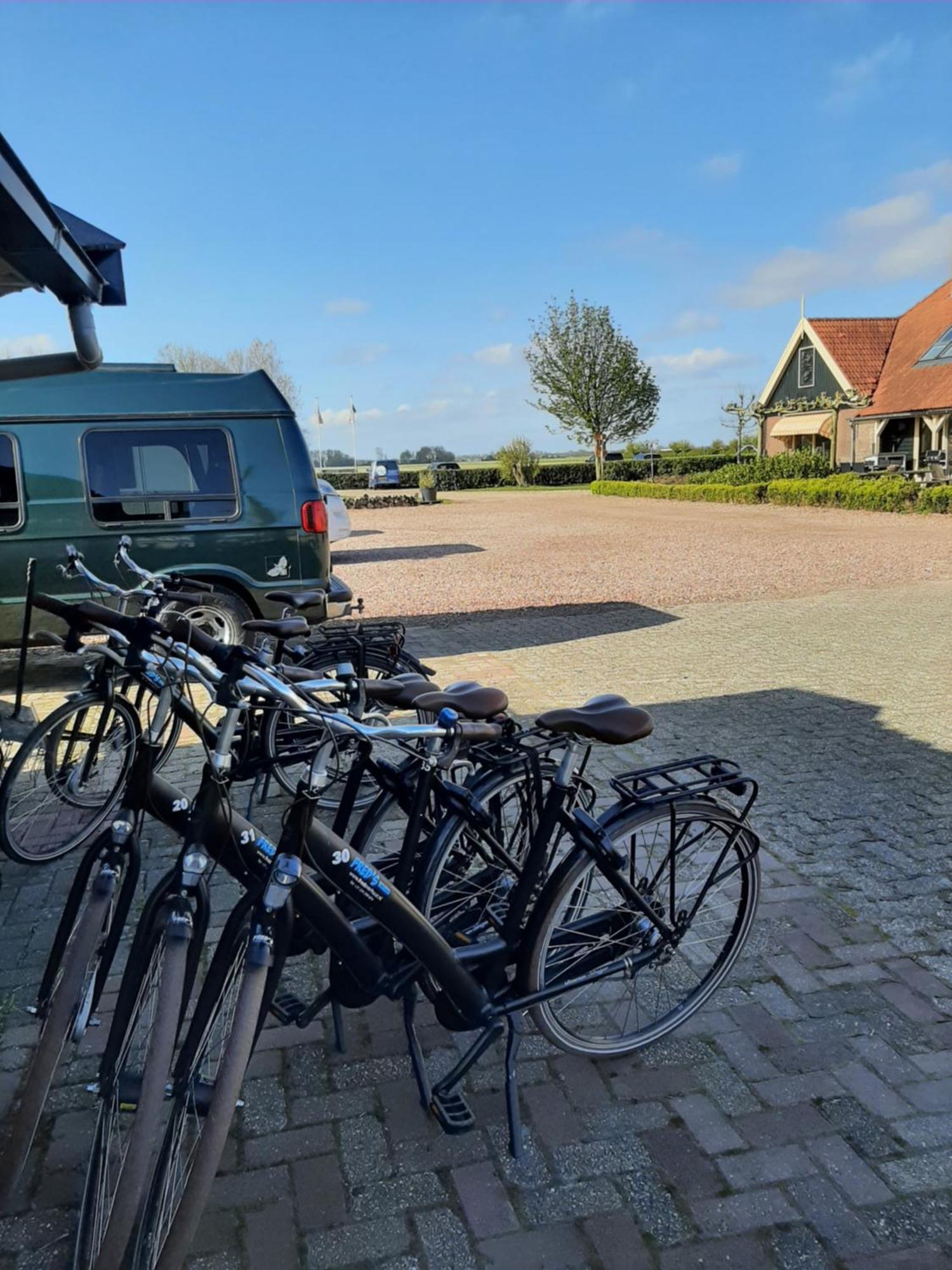 Camping De Tulpenweide Lege Kampeerplaats, Lege Plaats Op Het Gras Zonder Bed Breezand Экстерьер фото