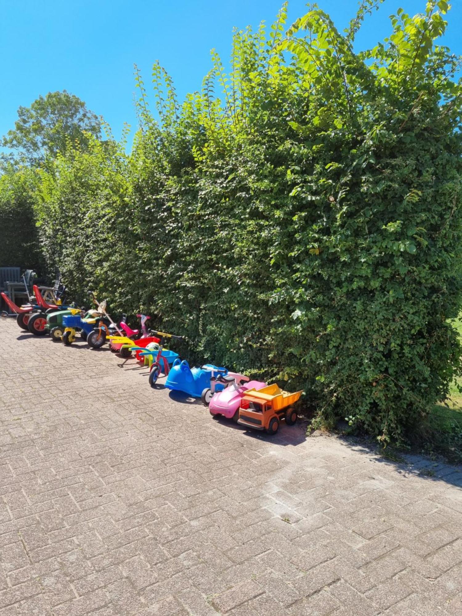 Camping De Tulpenweide Lege Kampeerplaats, Lege Plaats Op Het Gras Zonder Bed Breezand Экстерьер фото
